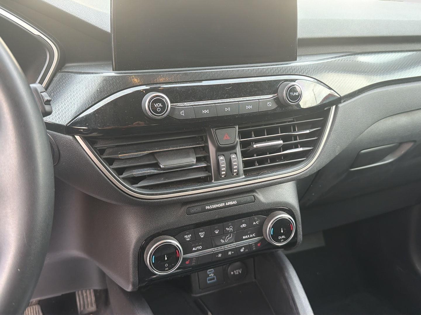 2022 Ford ESCAPE SEL Base - 9