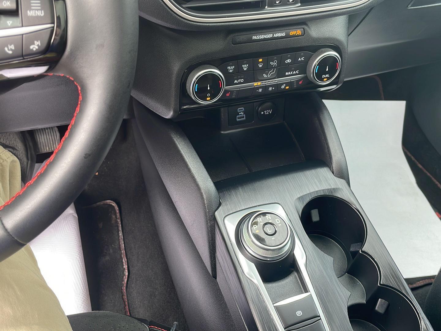 2022 Ford Escape SEL - 8