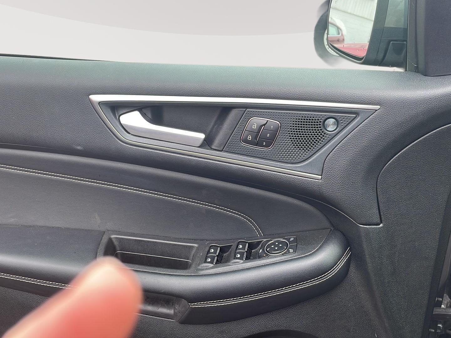 2024 Ford Edge Titanium - 8