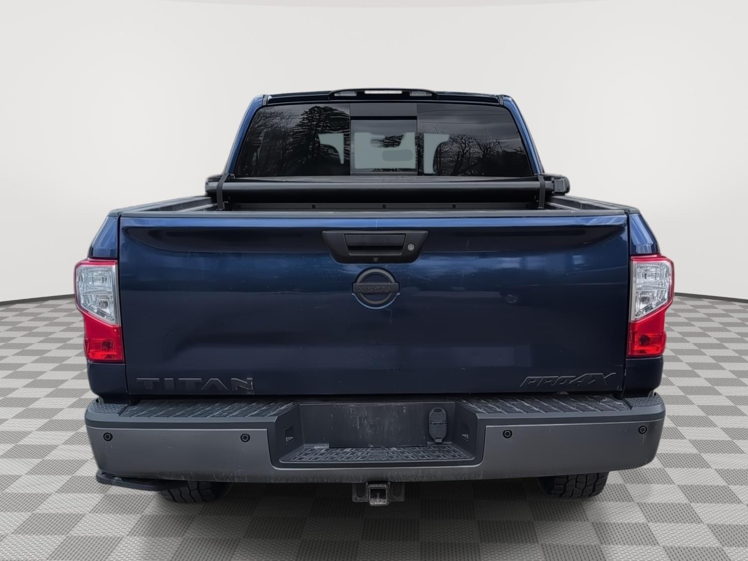 2017 Nissan Titan PRO-4X - 5
