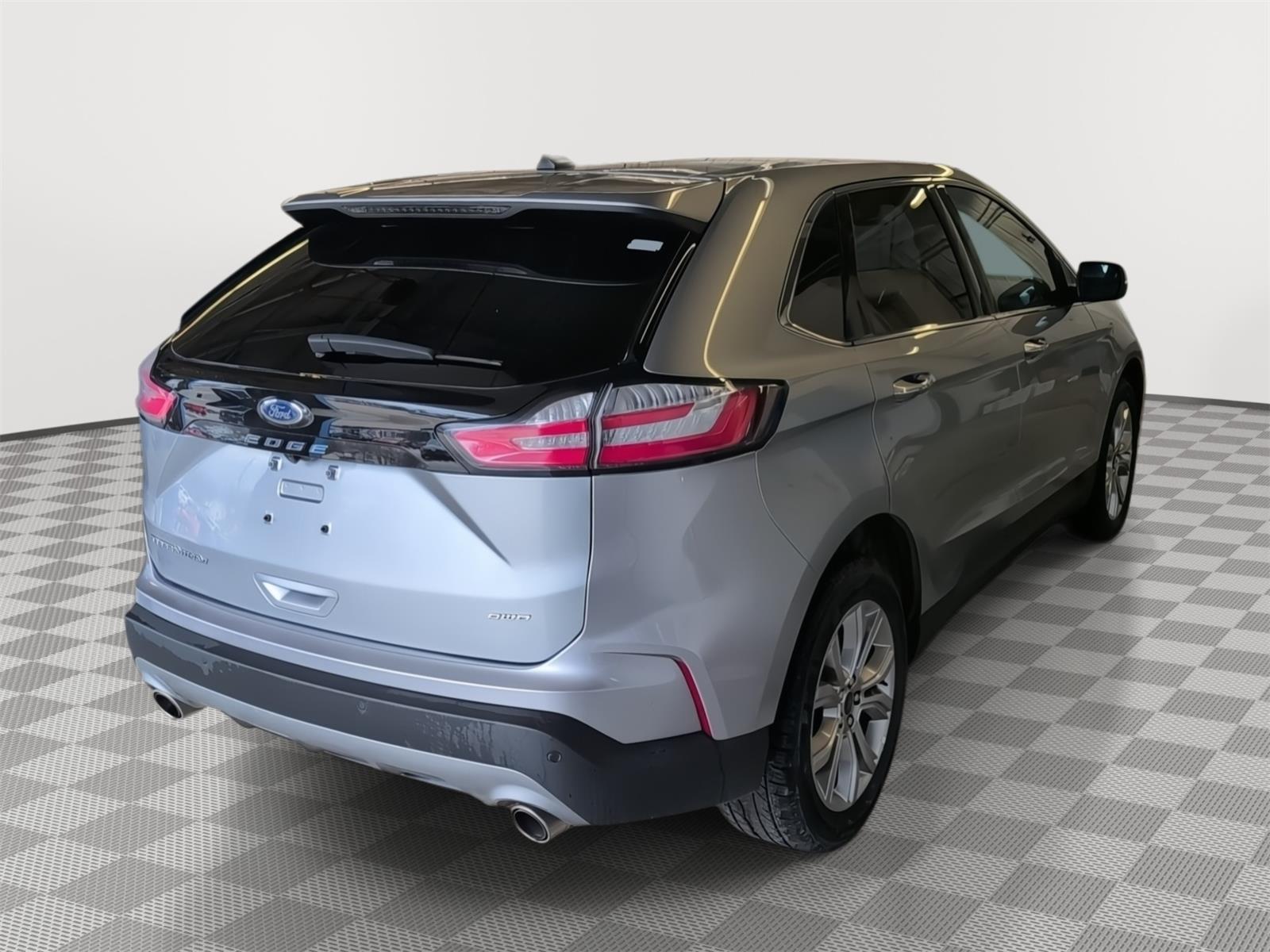2024 Ford Edge Titanium - 4