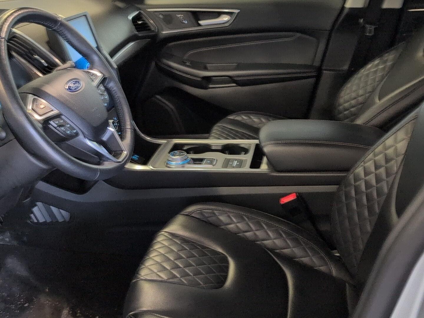 2024 Ford Edge Titanium - 8
