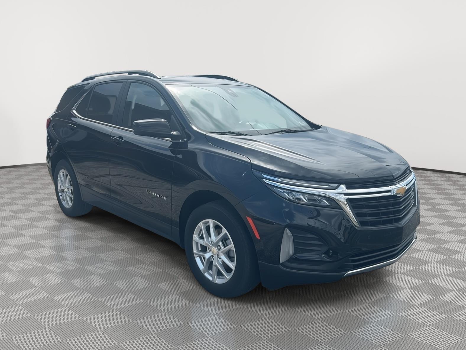 2022 Chevrolet Equinox LT - 3
