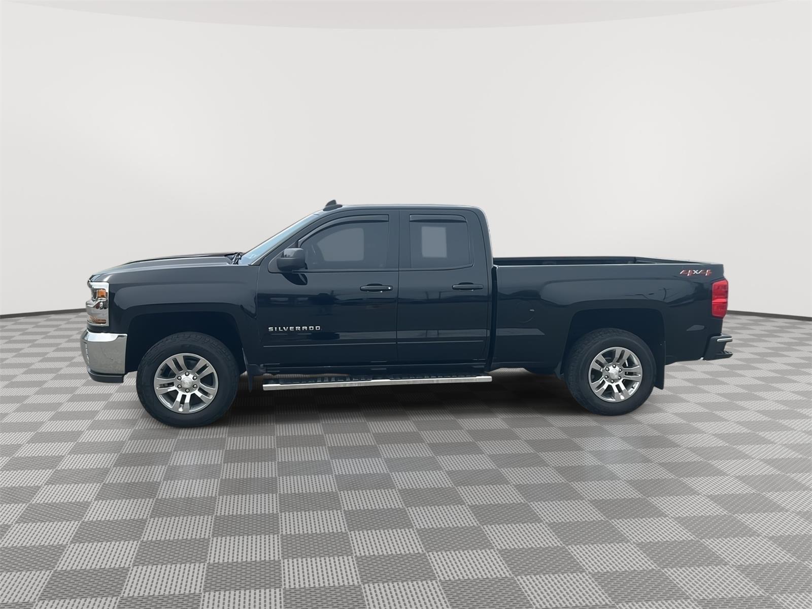 2019 Chevrolet Silverado 1500 LD LT - 2
