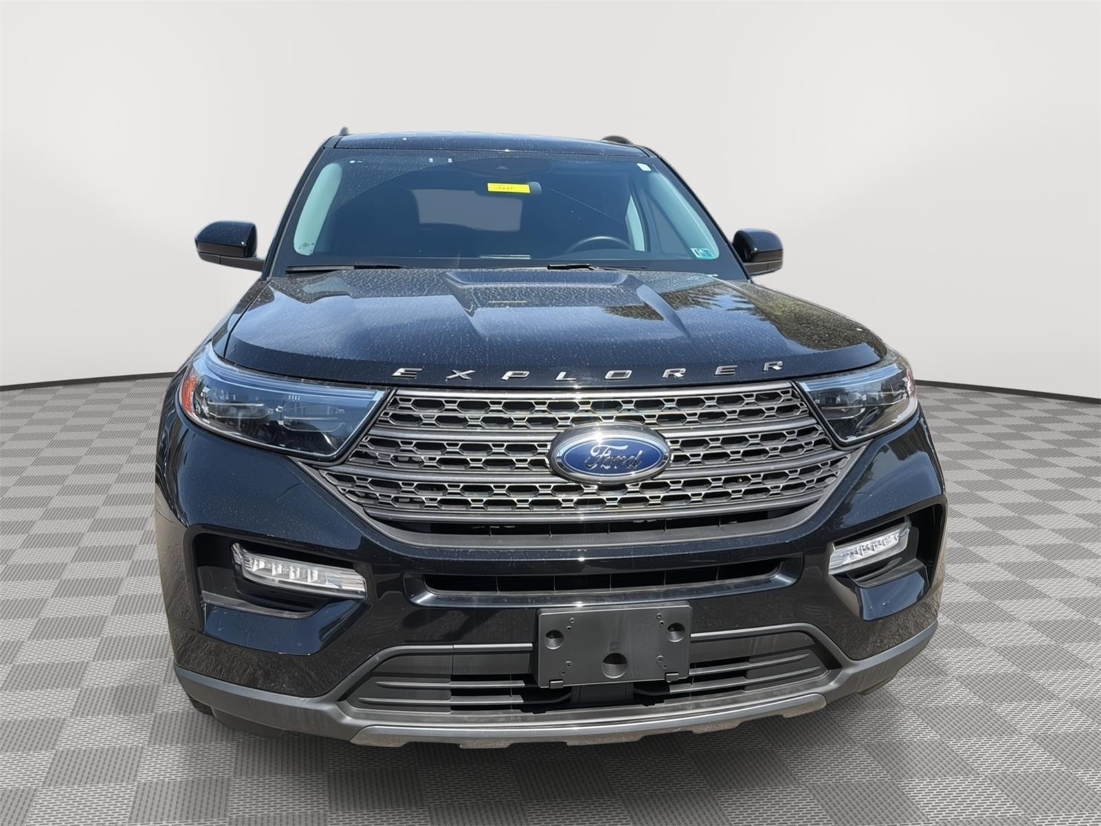 2023 Ford Explorer XLT - 3