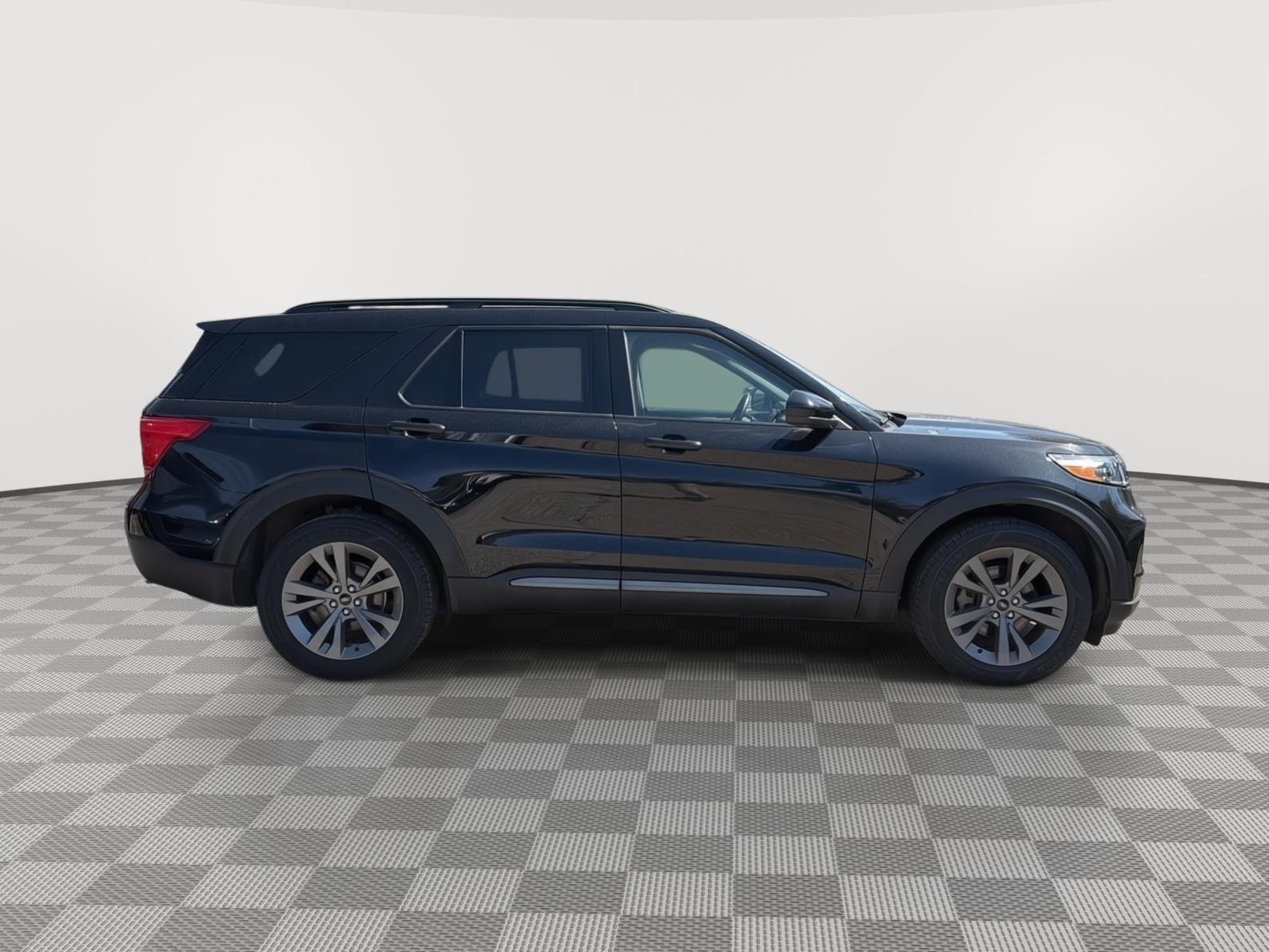 2023 Ford Explorer XLT - 7