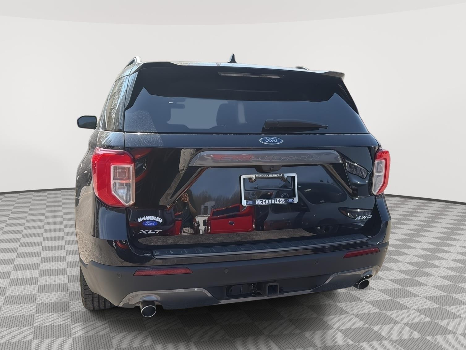 2023 Ford Explorer XLT - 11