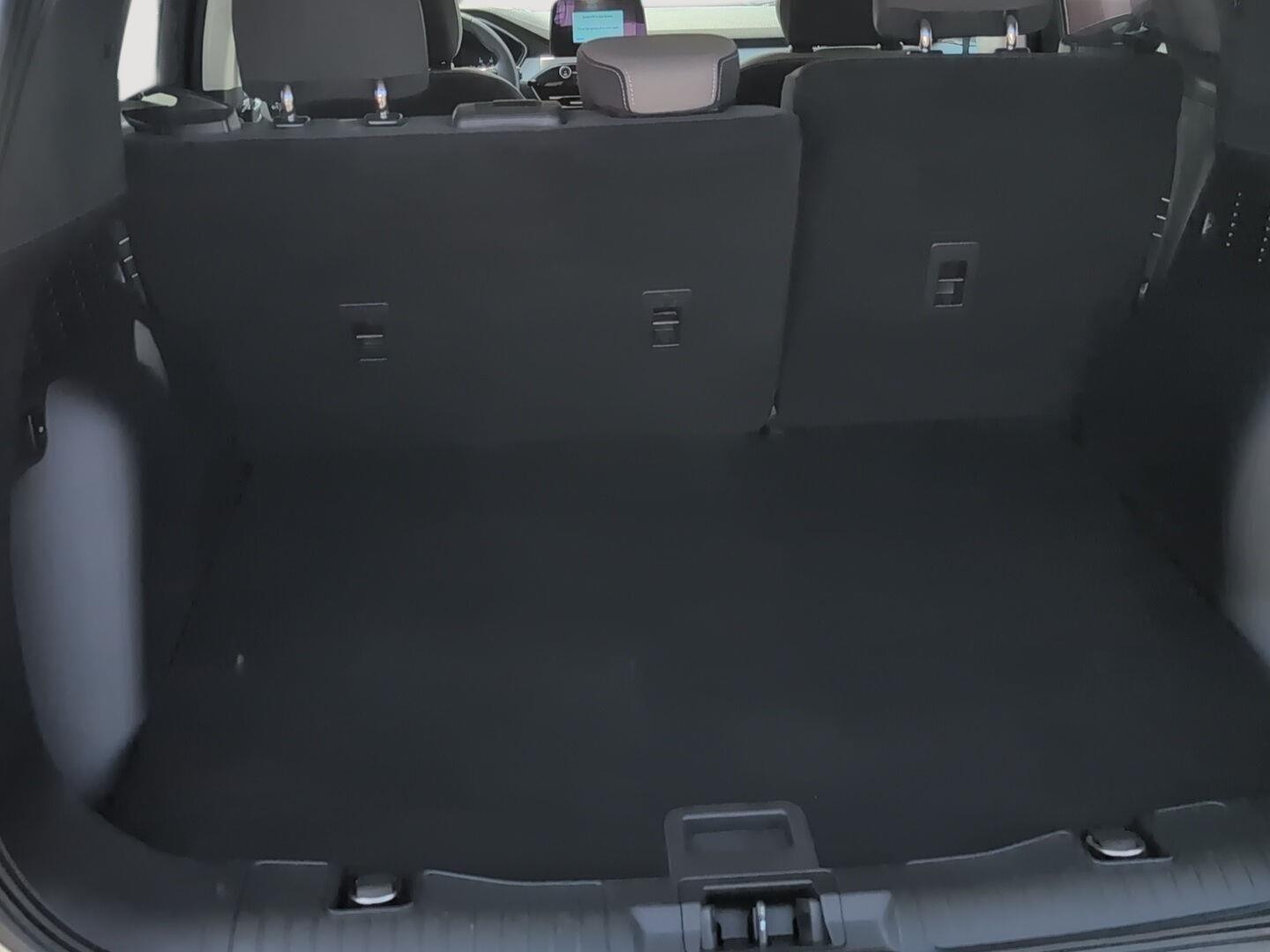 2022 Ford ESCAPE SE Base - 8