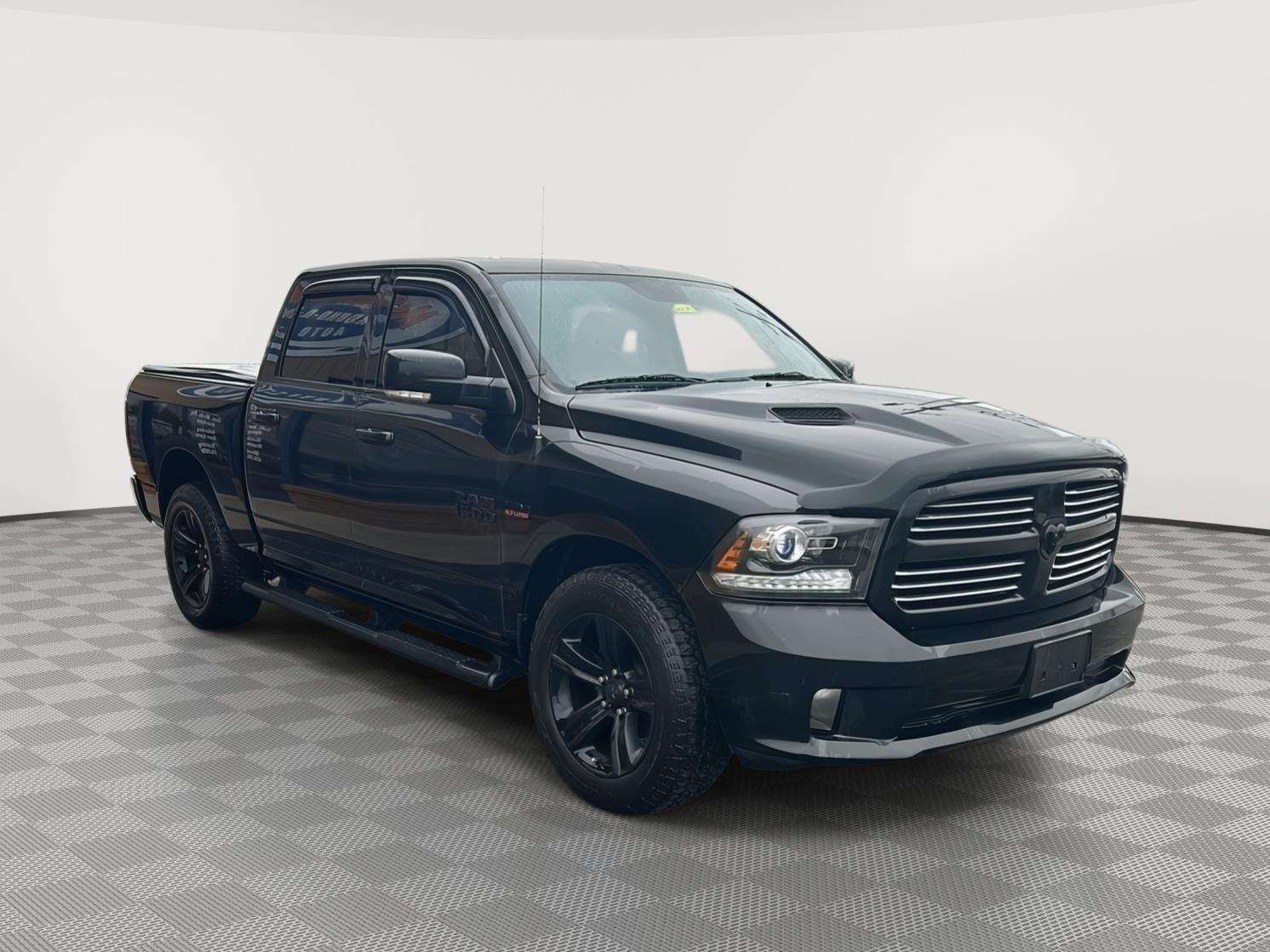 2016 RAM 1500 Sport - 3