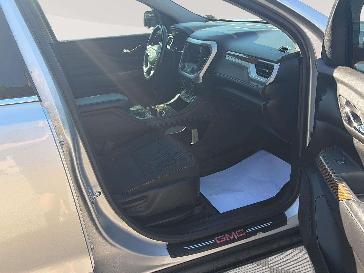 2020 GMC Acadia SLE - 11