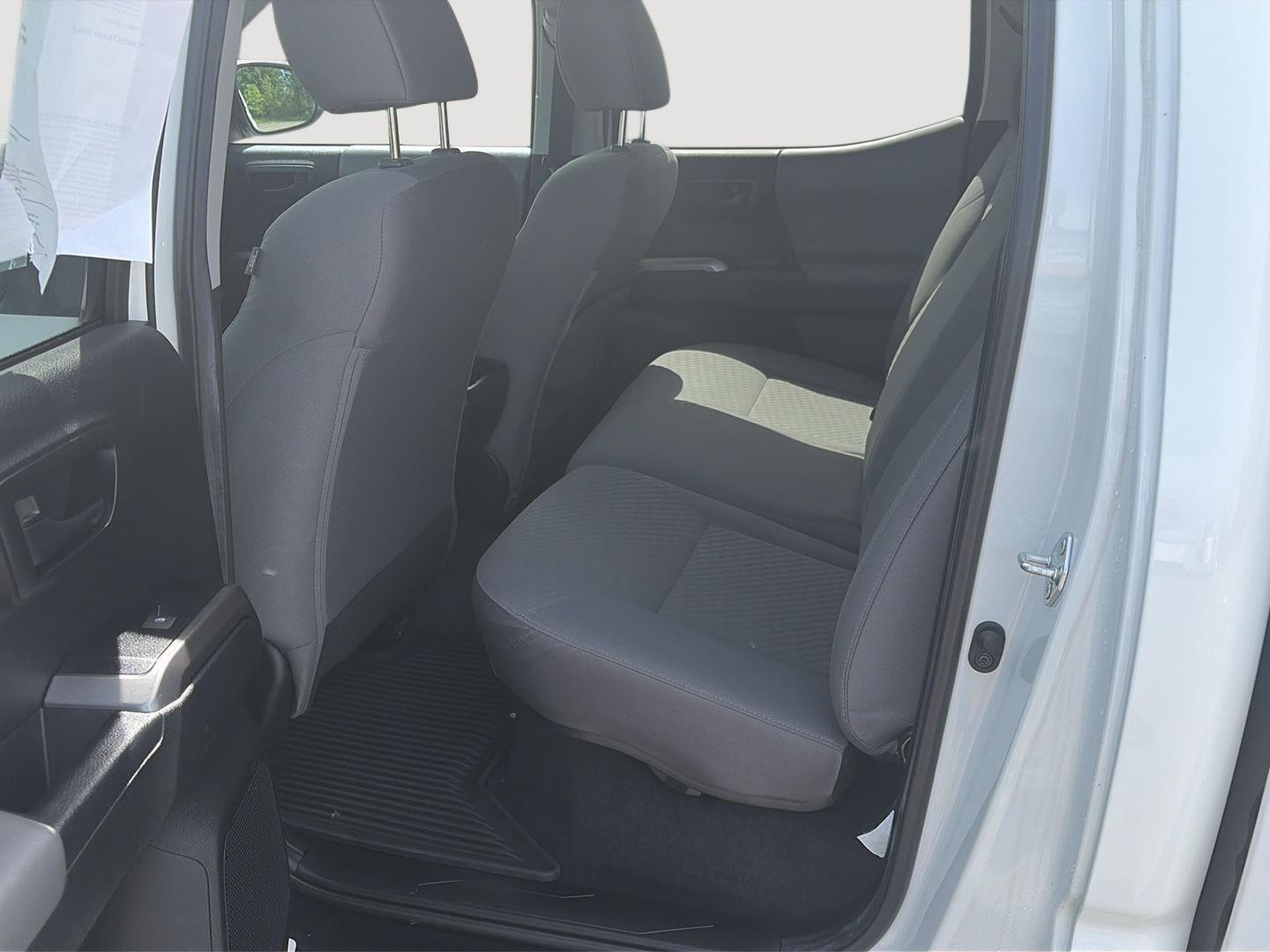 2022 Toyota Tacoma Base - 11