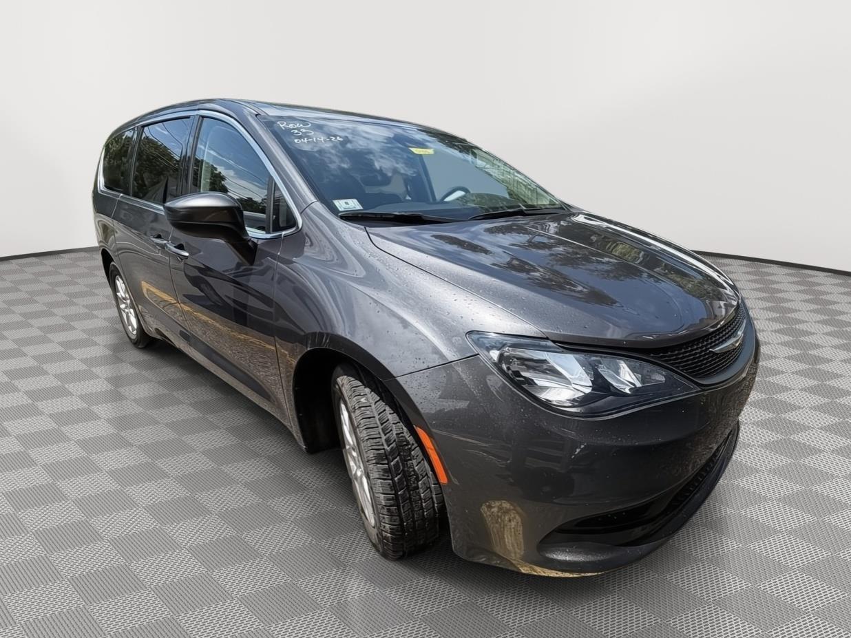 2023 Chrysler Voyager LX - 6
