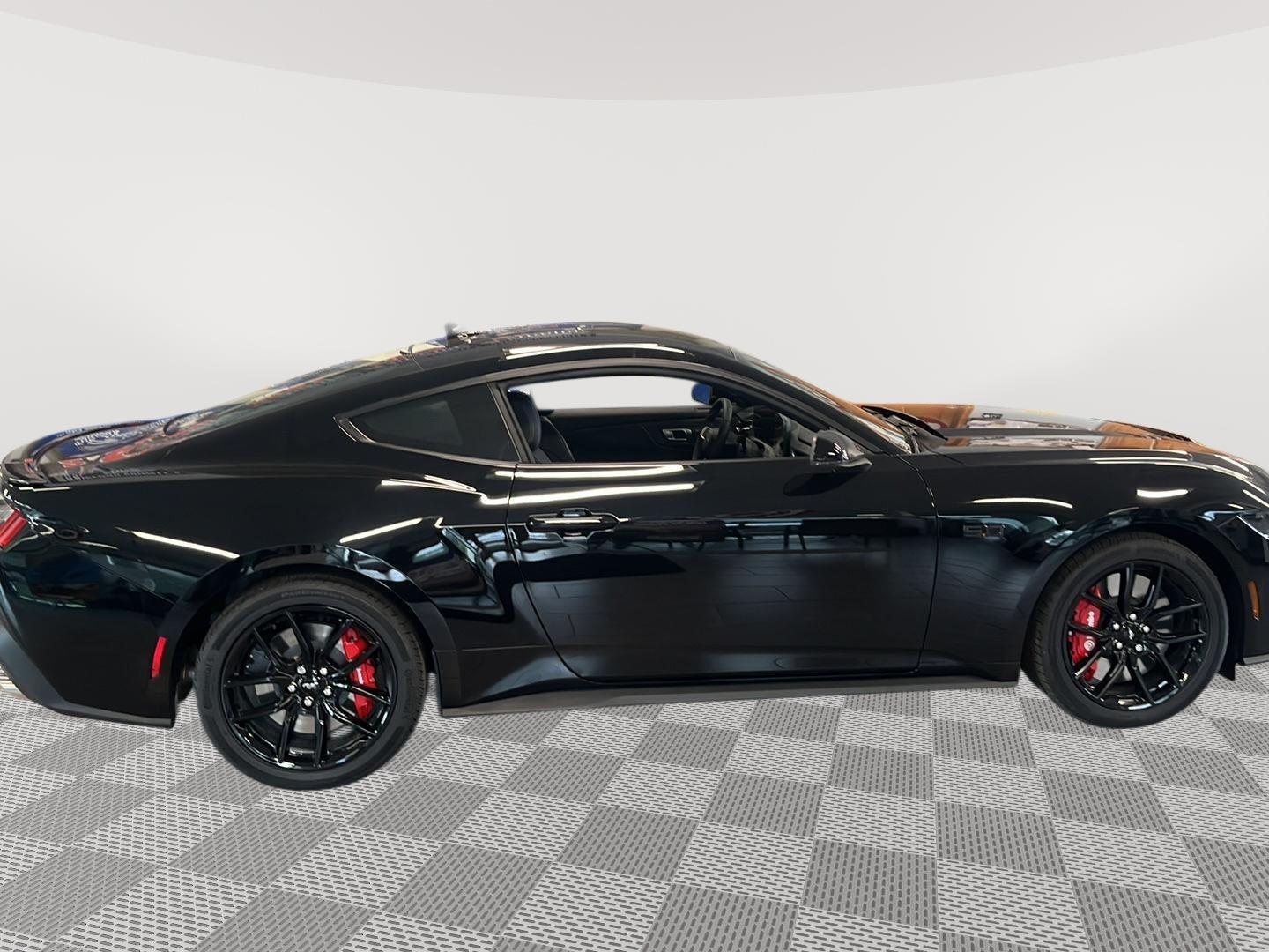 2025 Ford Mustang GT Premium - 4