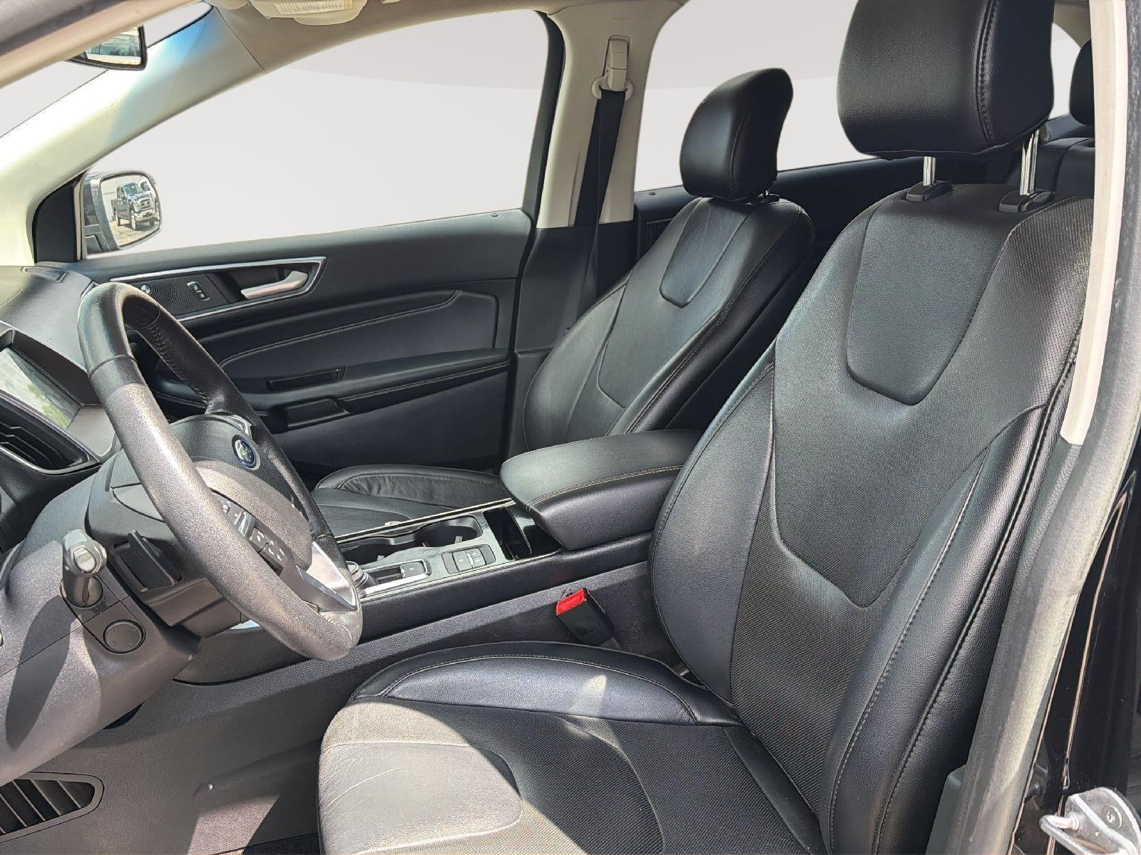 2019 Ford Edge photo 8 of 28