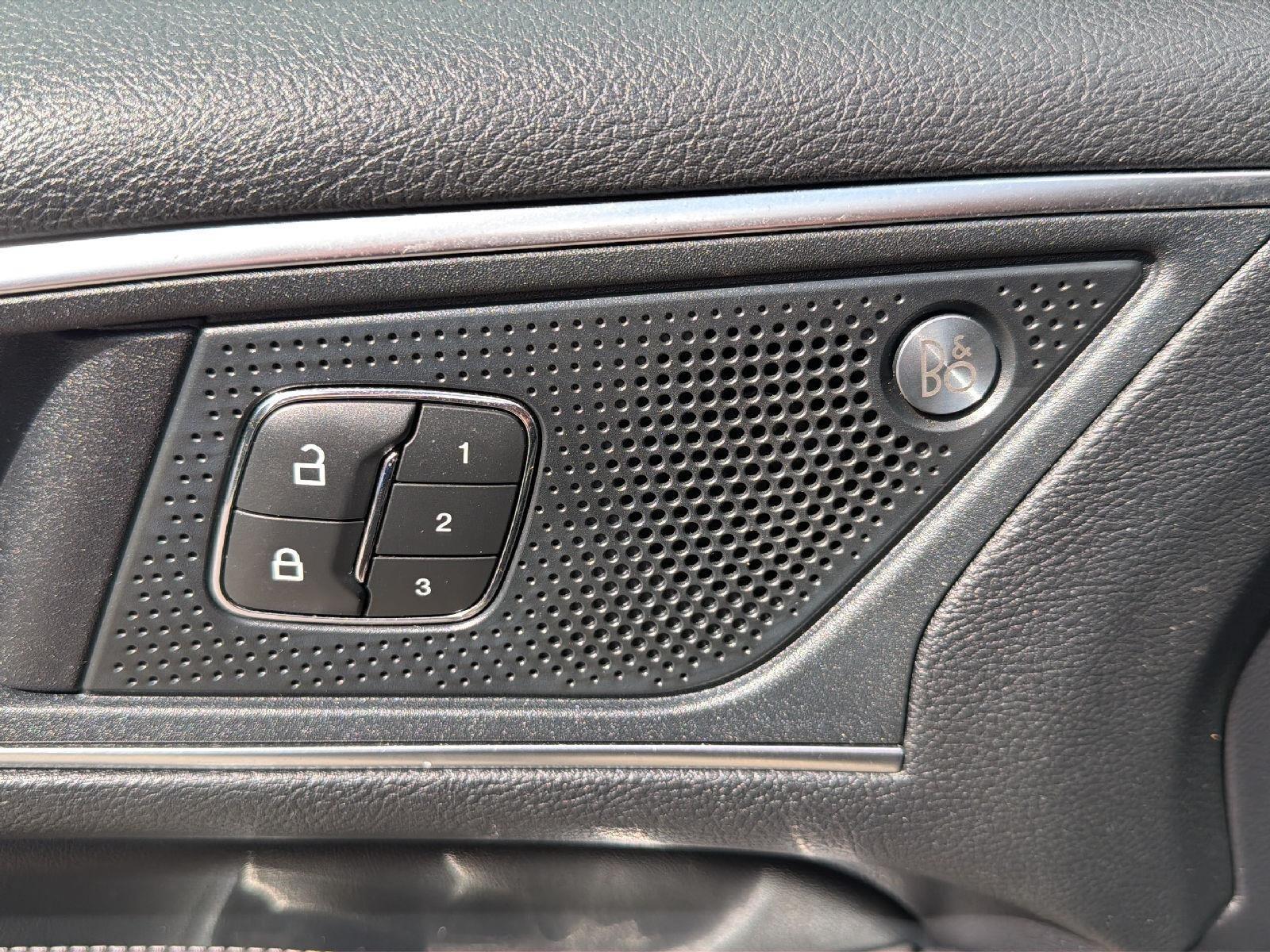 2019 Ford Edge photo 11 of 28