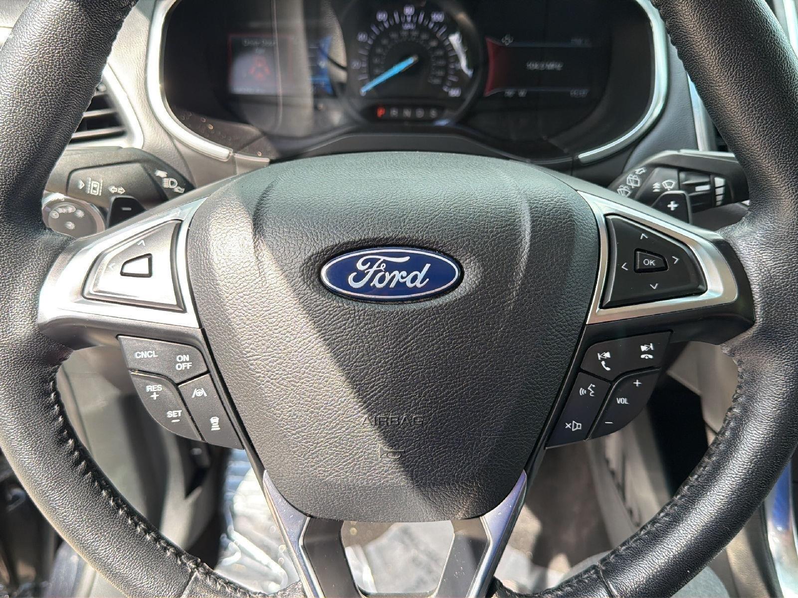 2019 Ford Edge photo 13 of 28