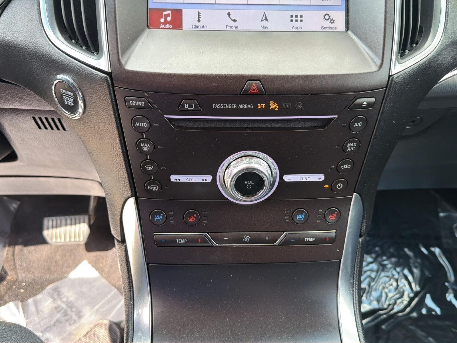 2019 Ford Edge photo 16 of 28