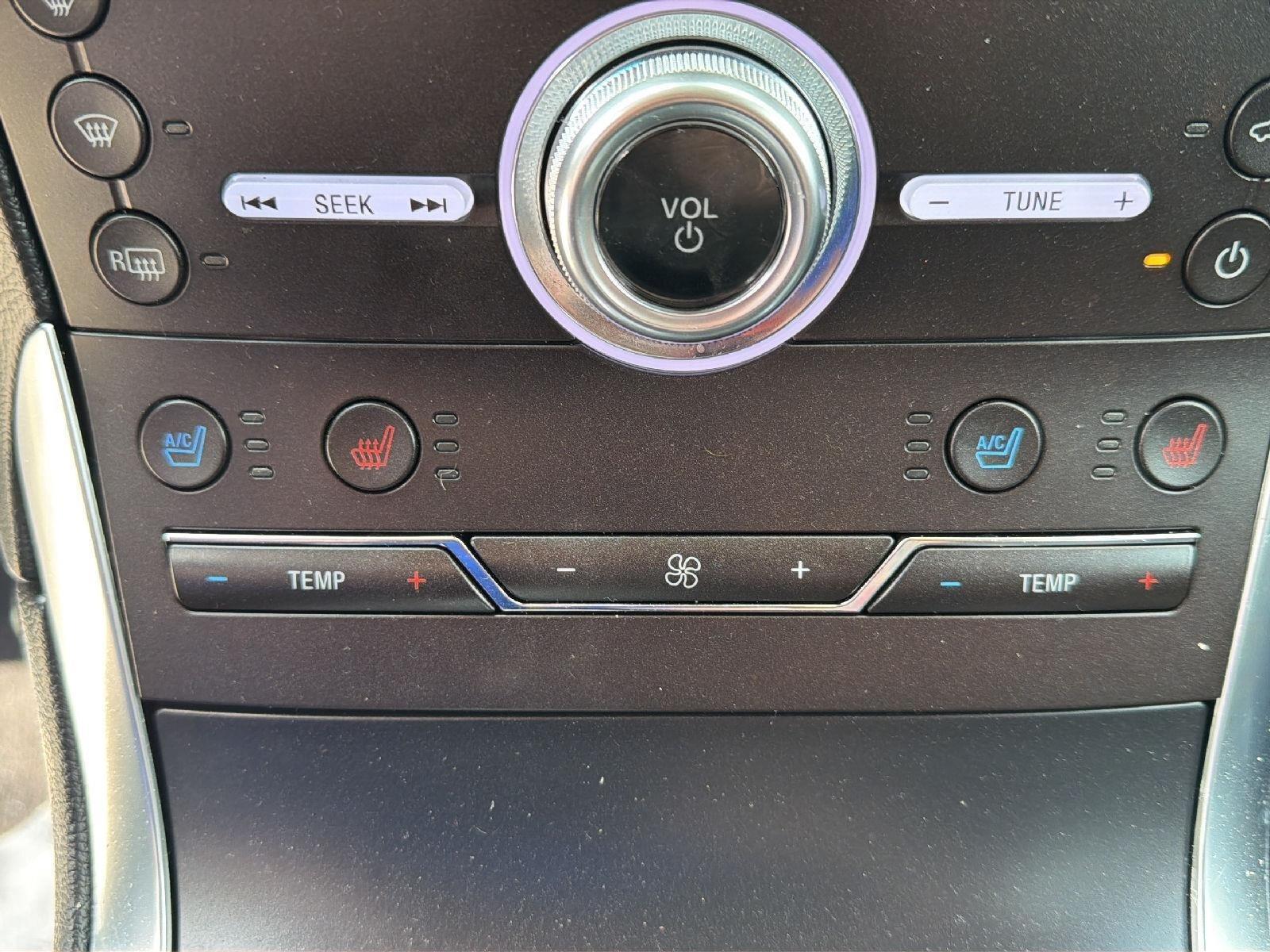 2019 Ford Edge photo 17 of 28