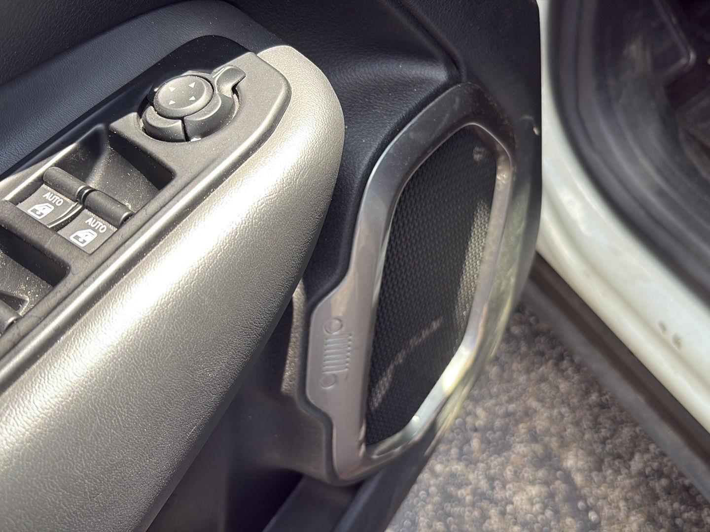 2021 Jeep Renegade photo 19 of 25