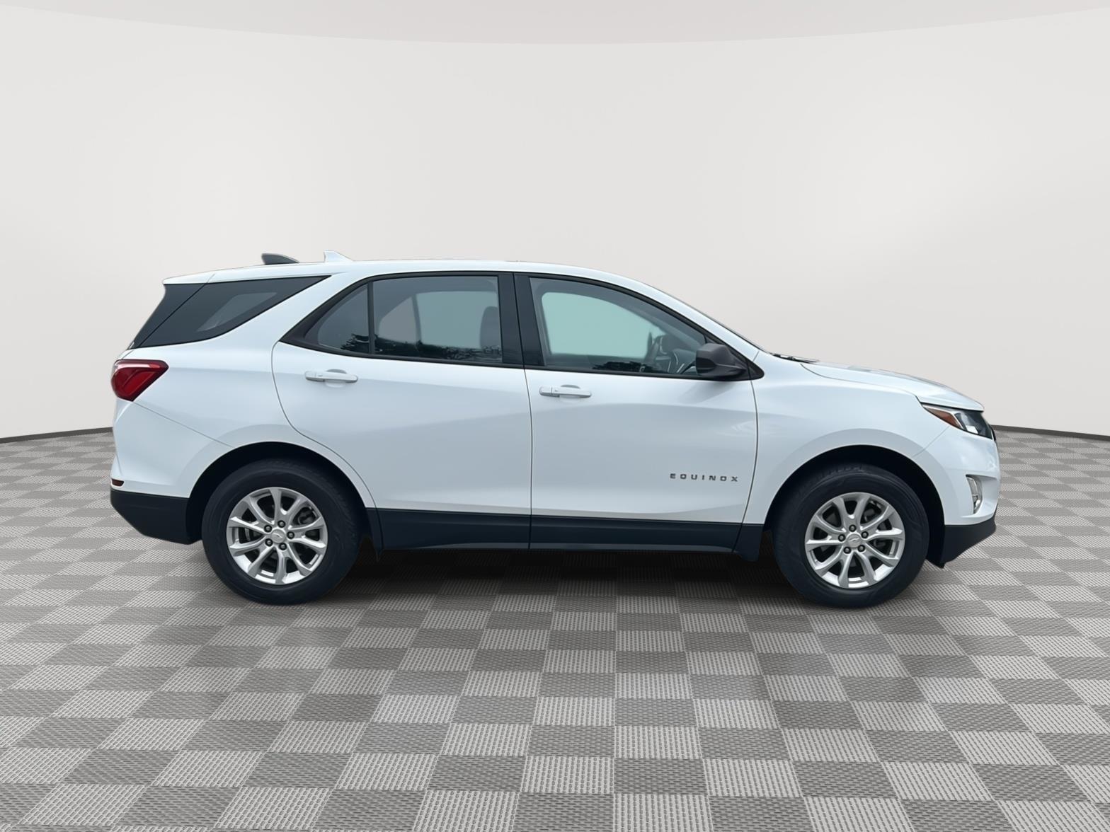 2024 Chevrolet Equinox LT - 4
