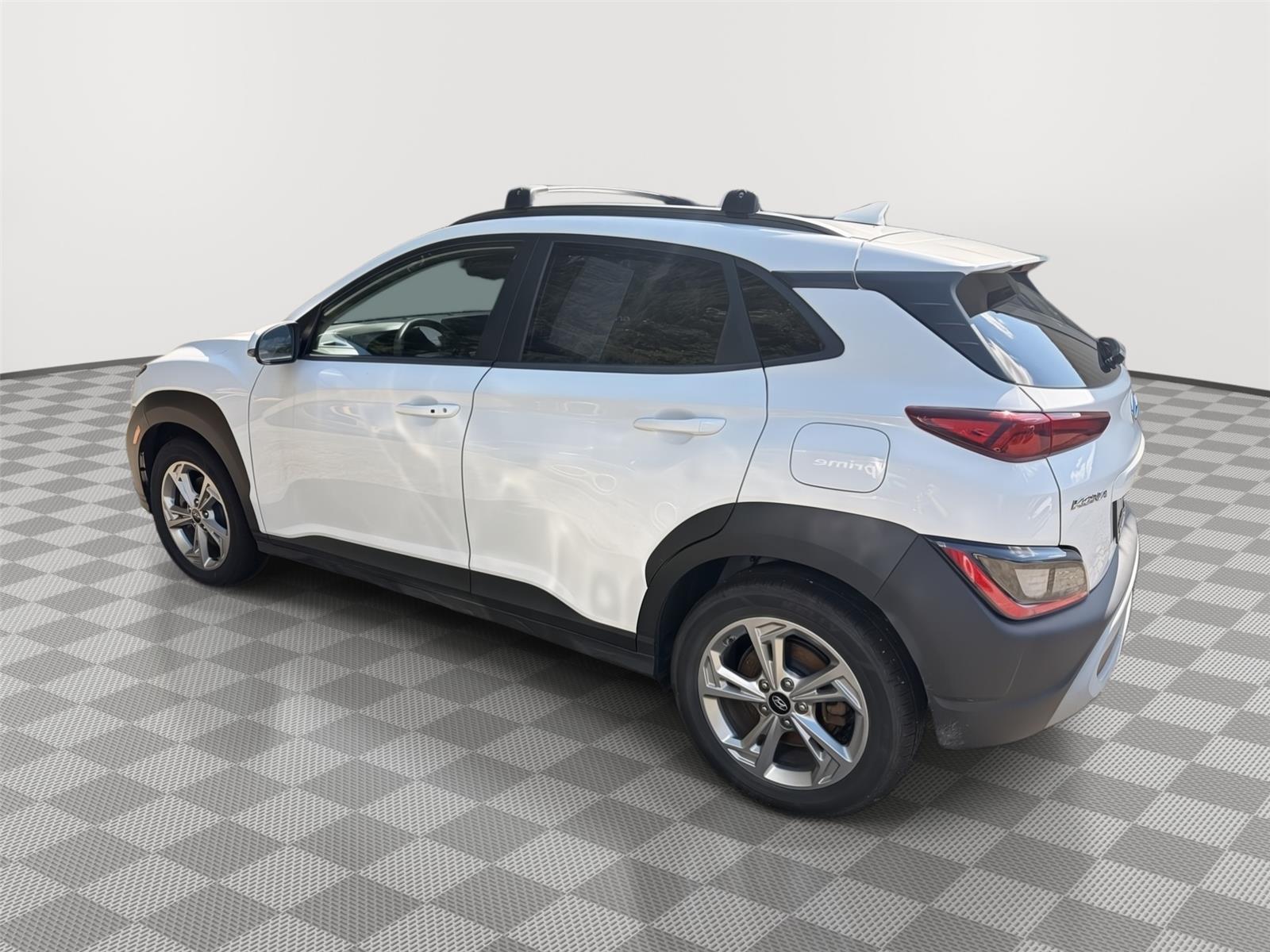 2023 Hyundai Kona photo 2 of 18