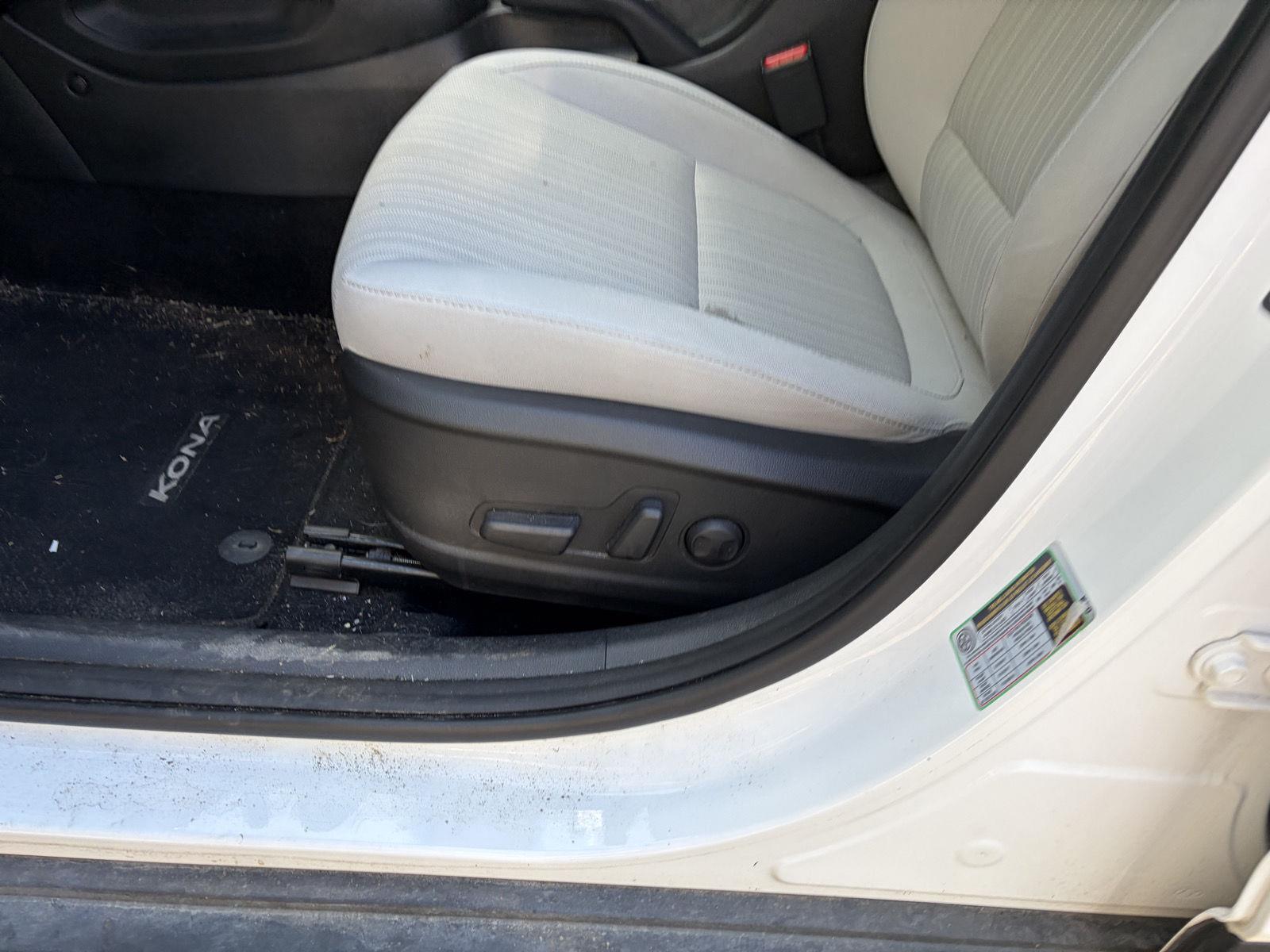 2023 Hyundai Kona photo 8 of 18