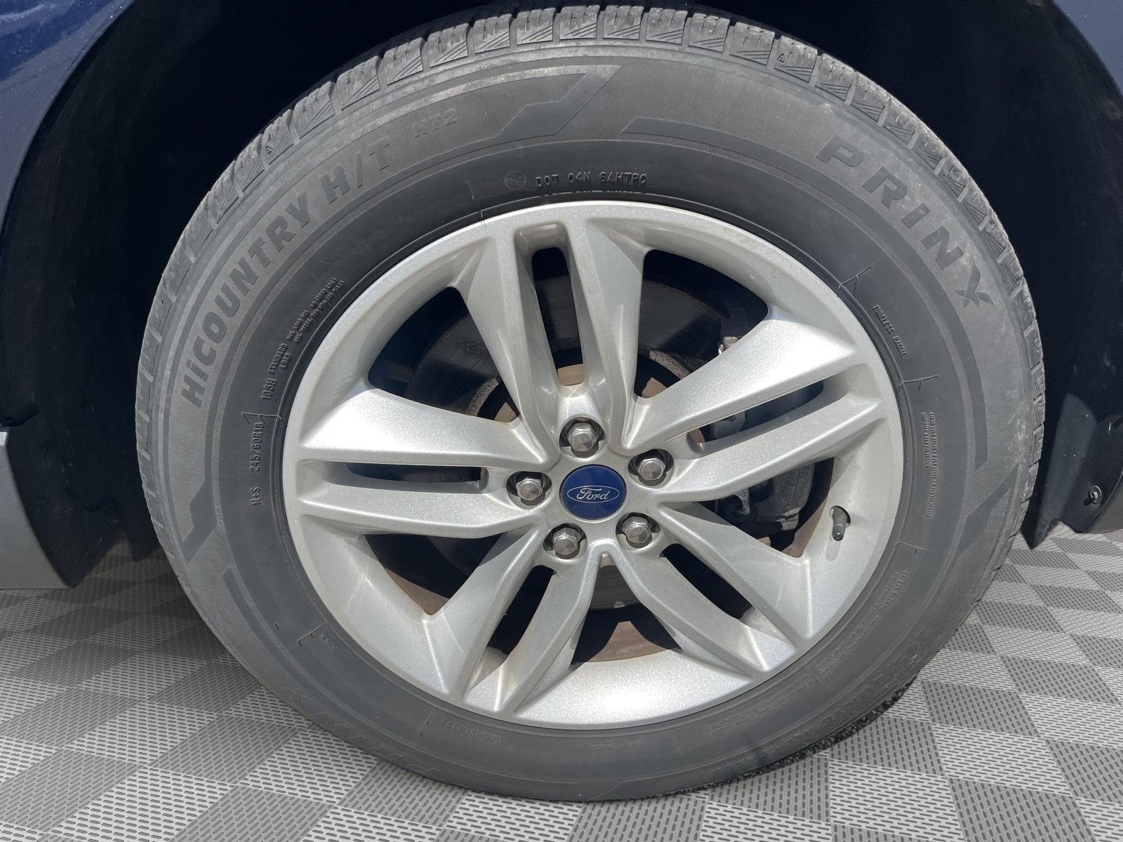 2017 Ford Edge photo 9 of 25
