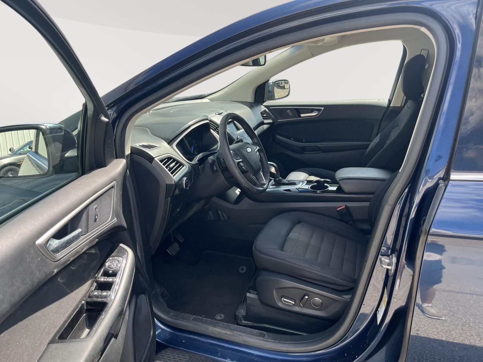 2017 Ford Edge photo 12 of 25