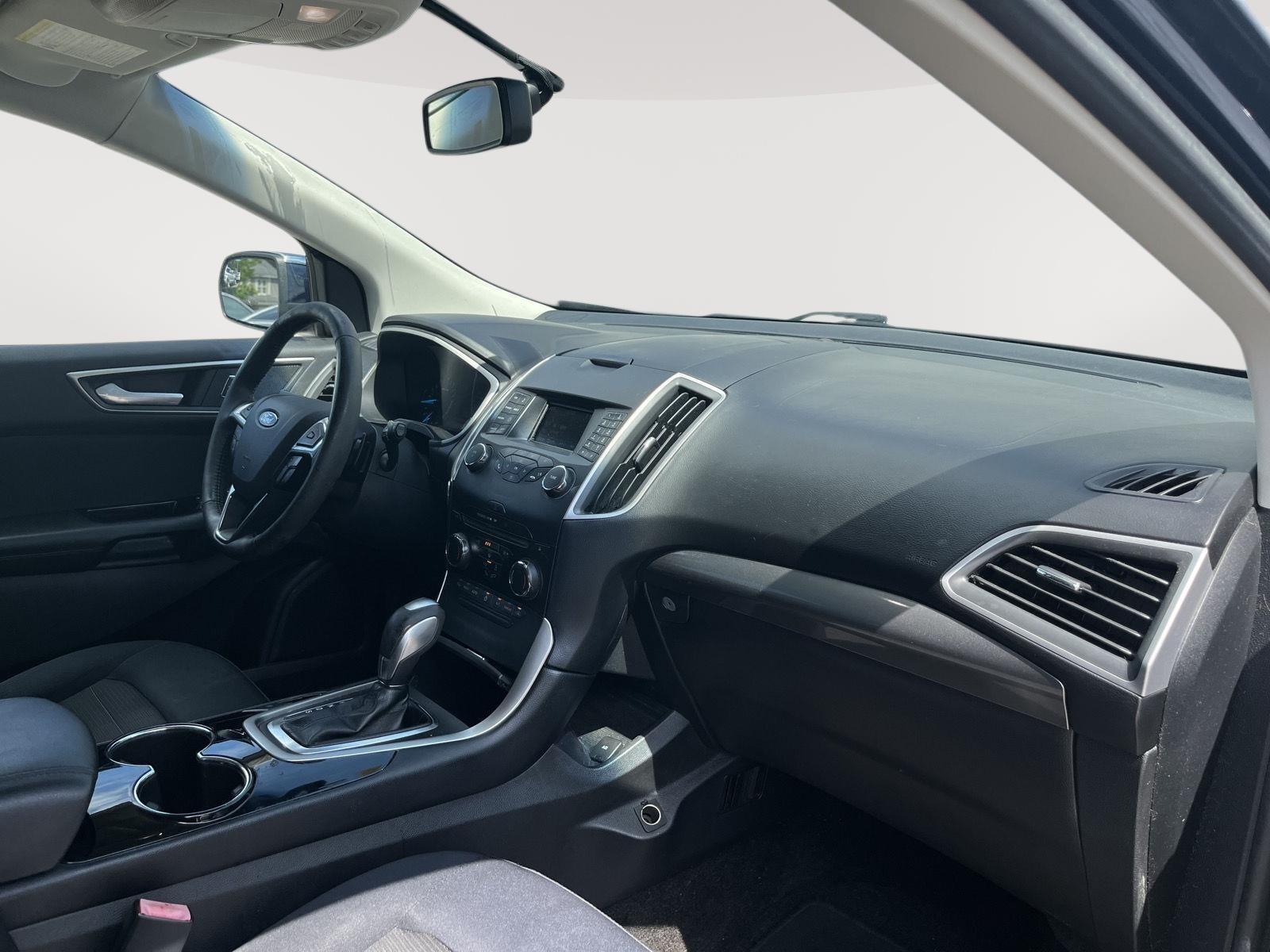 2017 Ford Edge photo 22 of 25