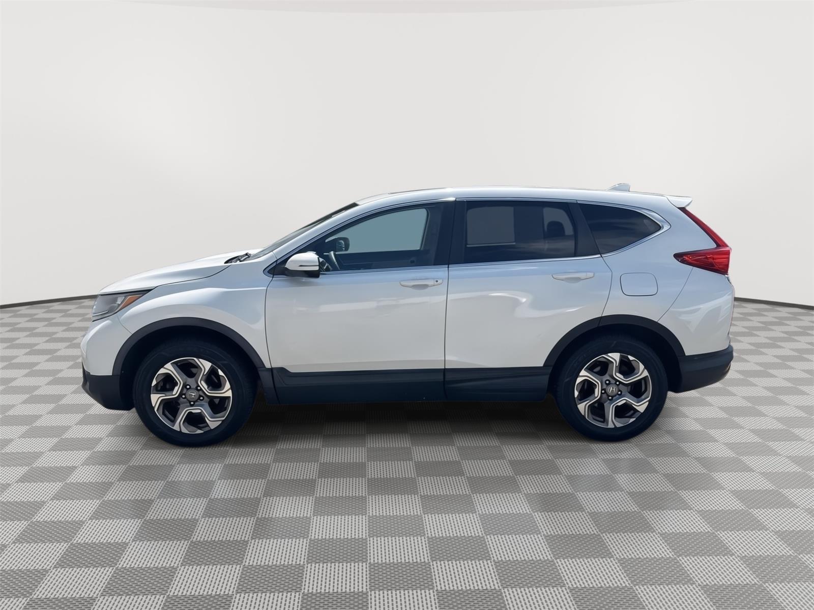 2018 Honda CR-V photo 3 of 24