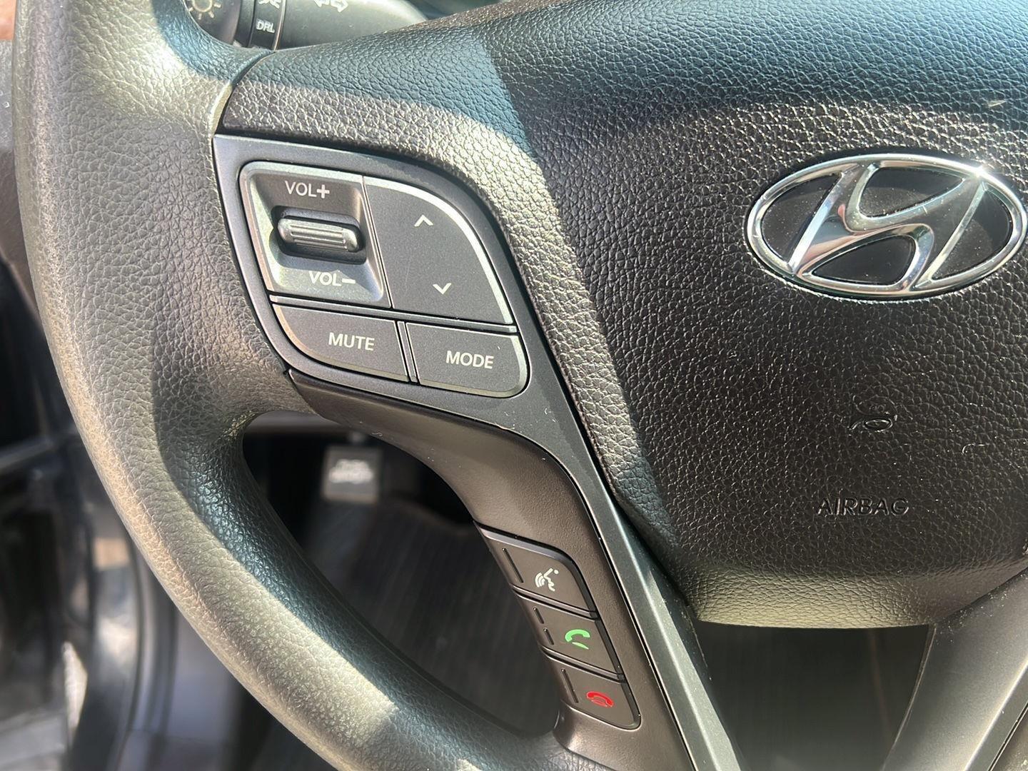 2016 Hyundai Santa Fe Sport photo 14 of 30