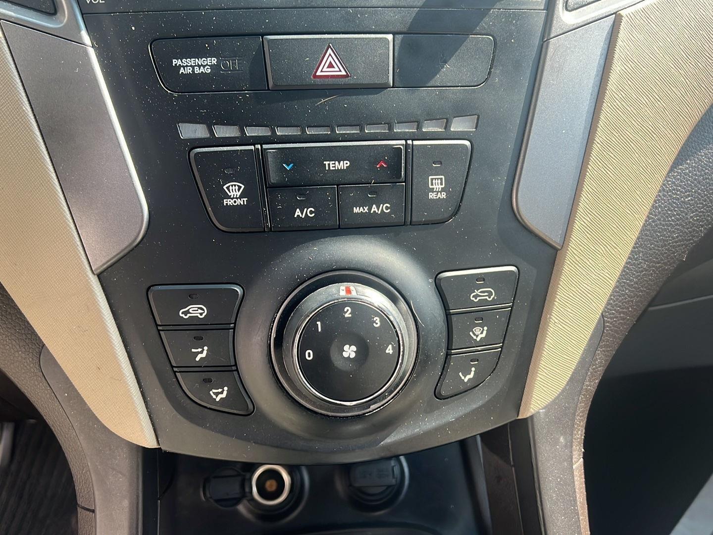 2016 Hyundai Santa Fe Sport photo 17 of 30