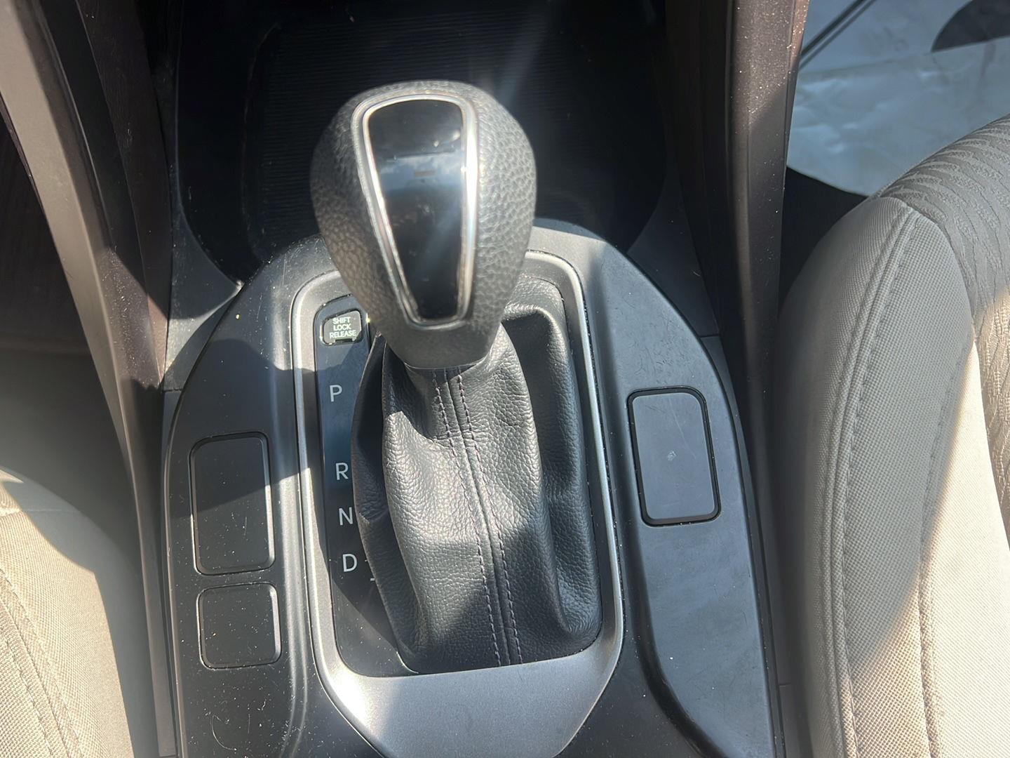2016 Hyundai Santa Fe Sport photo 18 of 30