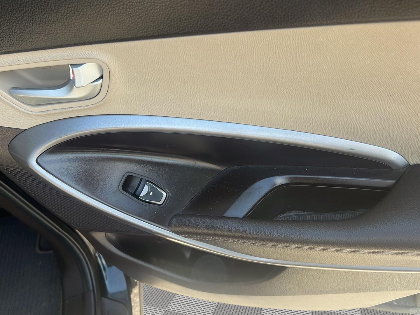 2016 Hyundai Santa Fe Sport photo 25 of 30