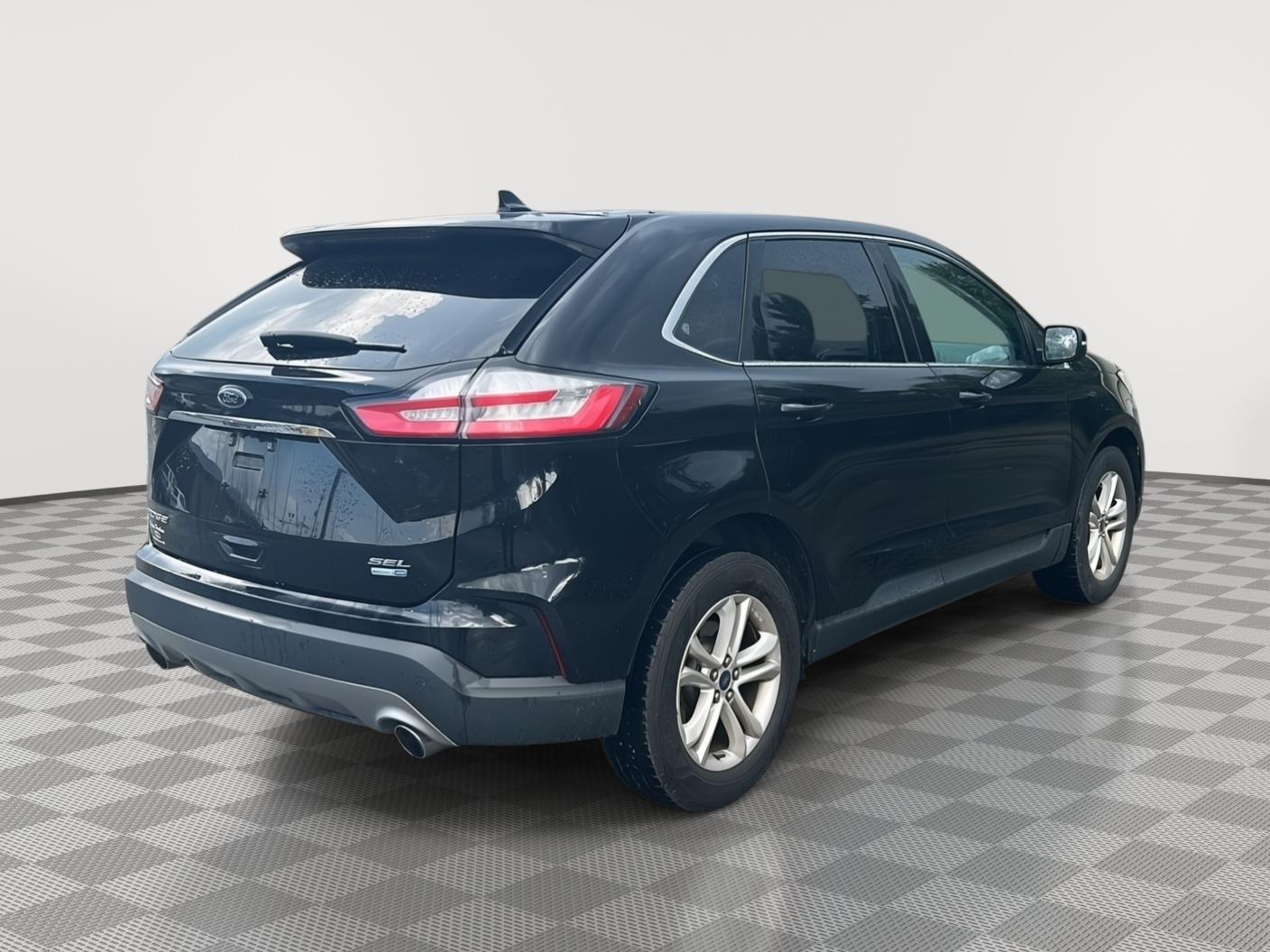 2019 Ford Edge photo 6 of 25