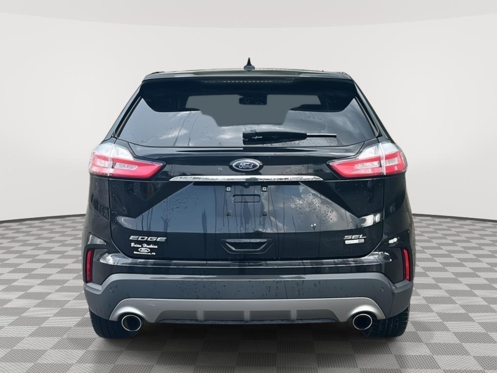 2019 Ford Edge photo 7 of 25
