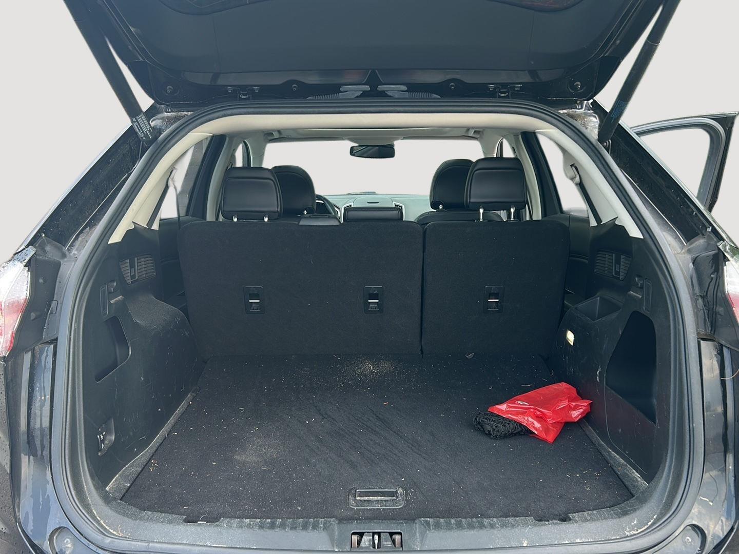 2019 Ford Edge photo 13 of 25
