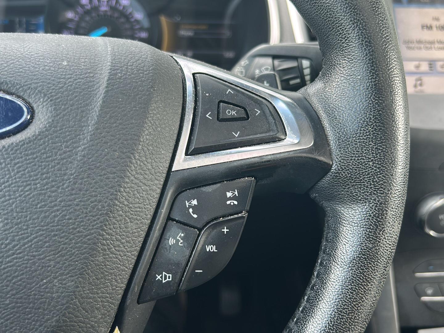 2019 Ford Edge photo 16 of 25