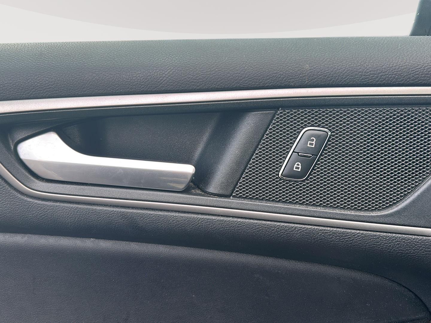 2019 Ford Edge photo 22 of 25