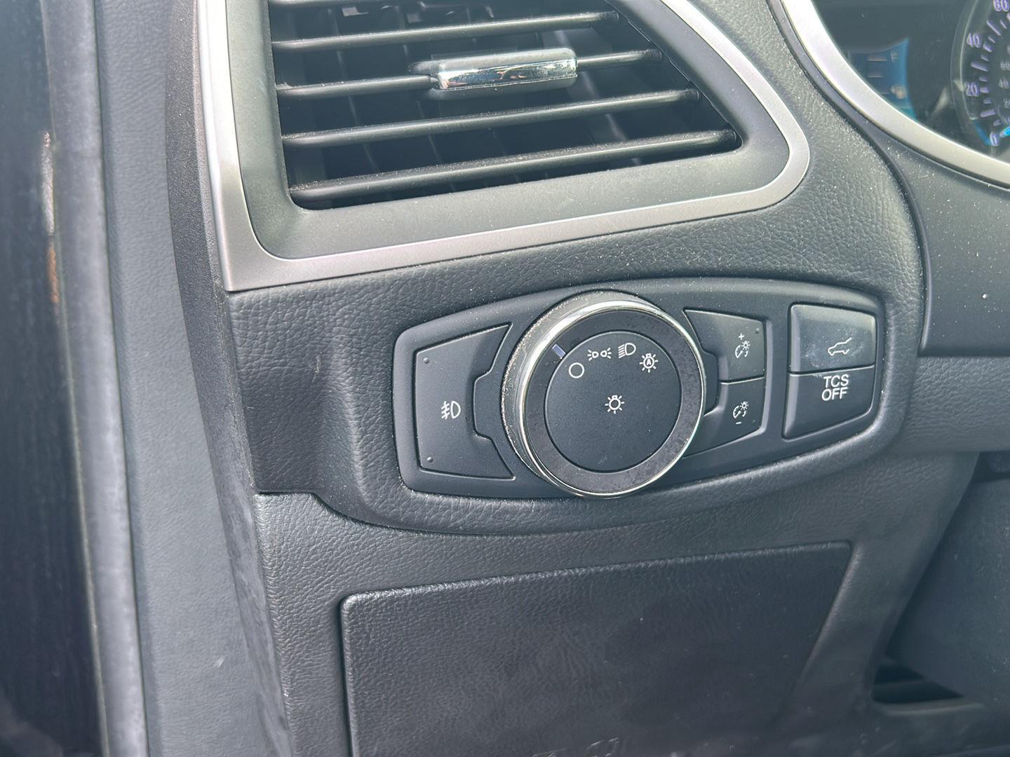 2019 Ford Edge photo 23 of 25