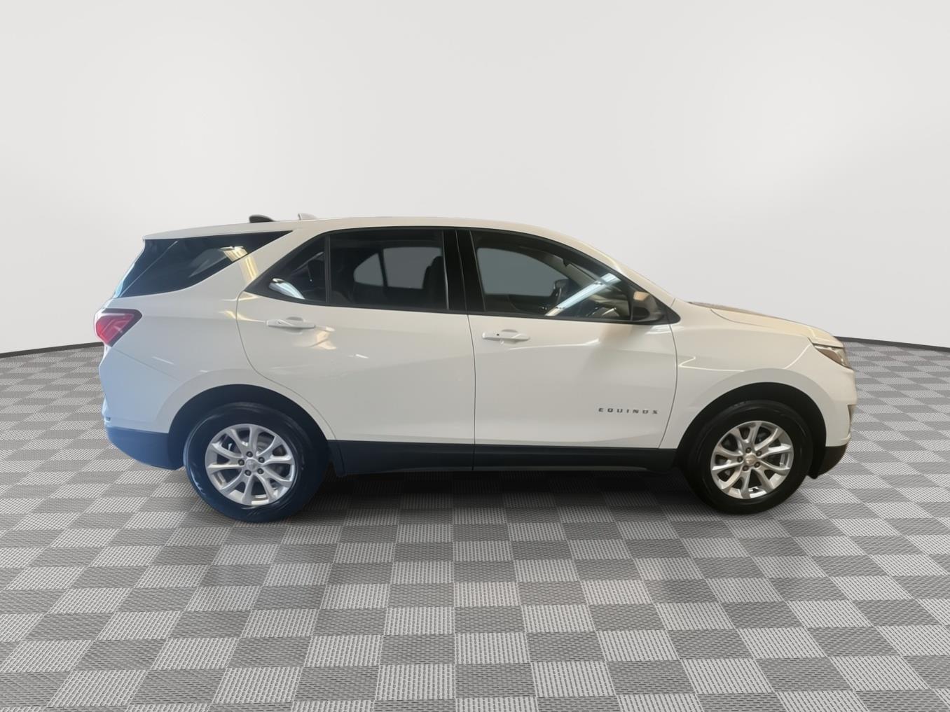 2019 Chevrolet Equinox LS - 6