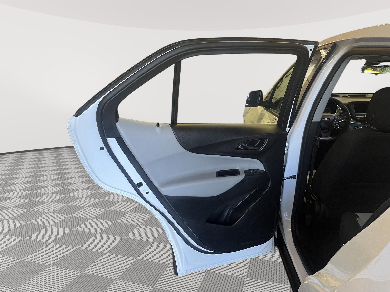 2019 Chevrolet Equinox LS - 10