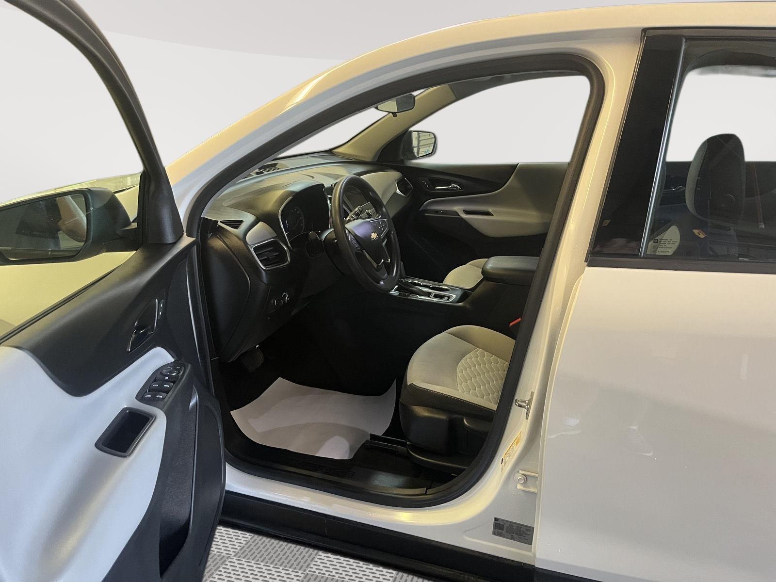2019 Chevrolet Equinox LS - 11