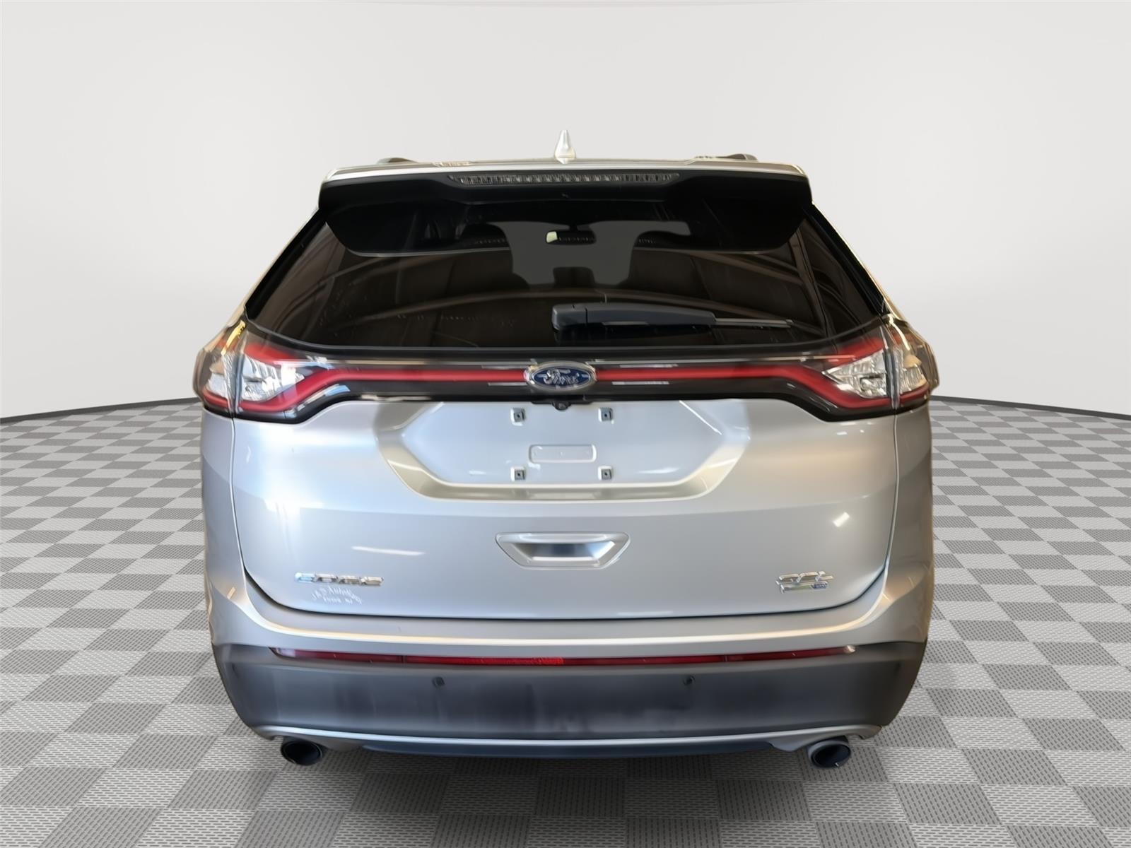 2016 Ford Edge photo 4 of 25