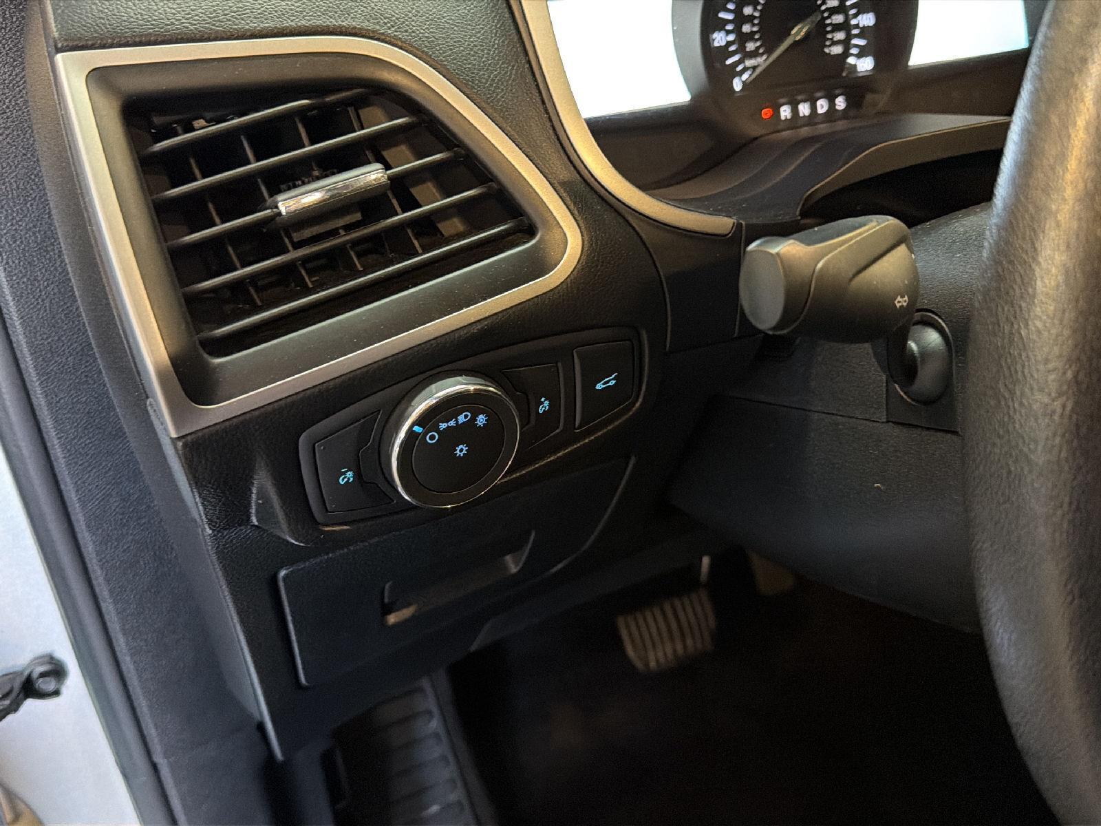 2016 Ford Edge photo 11 of 25