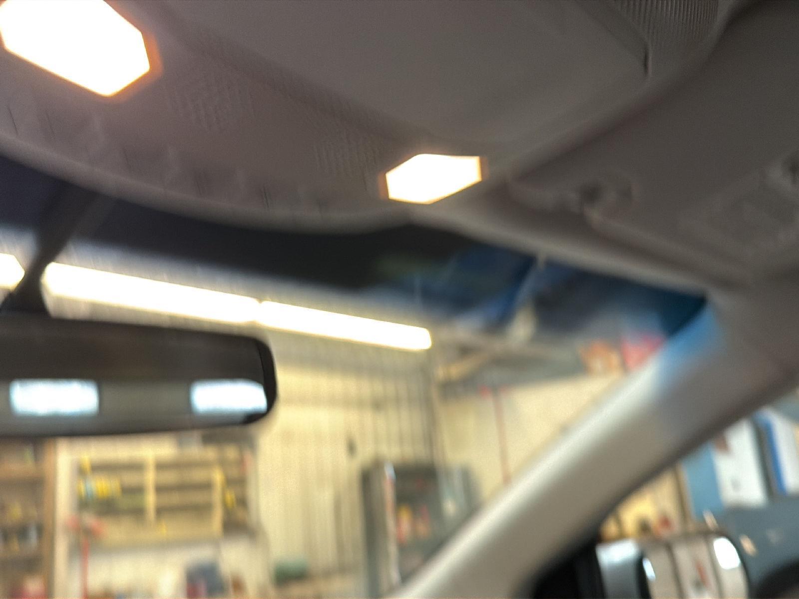 2016 Ford Edge photo 18 of 25
