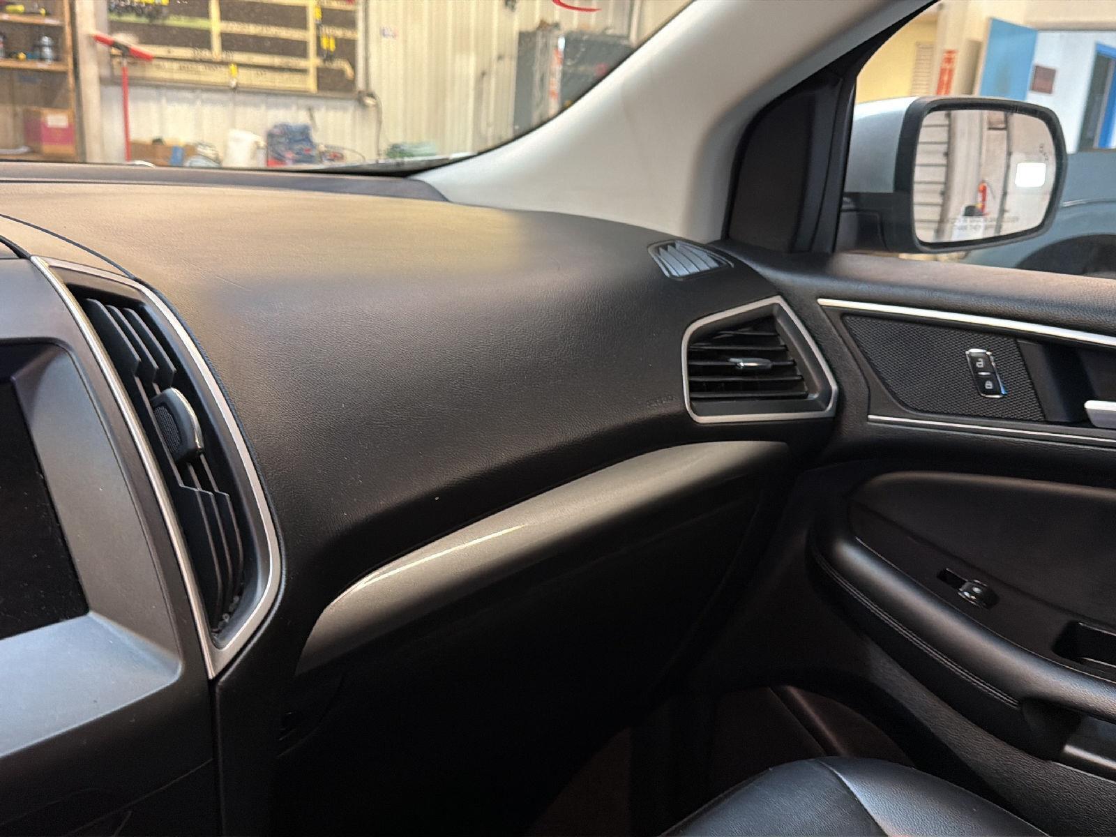 2016 Ford Edge photo 19 of 25