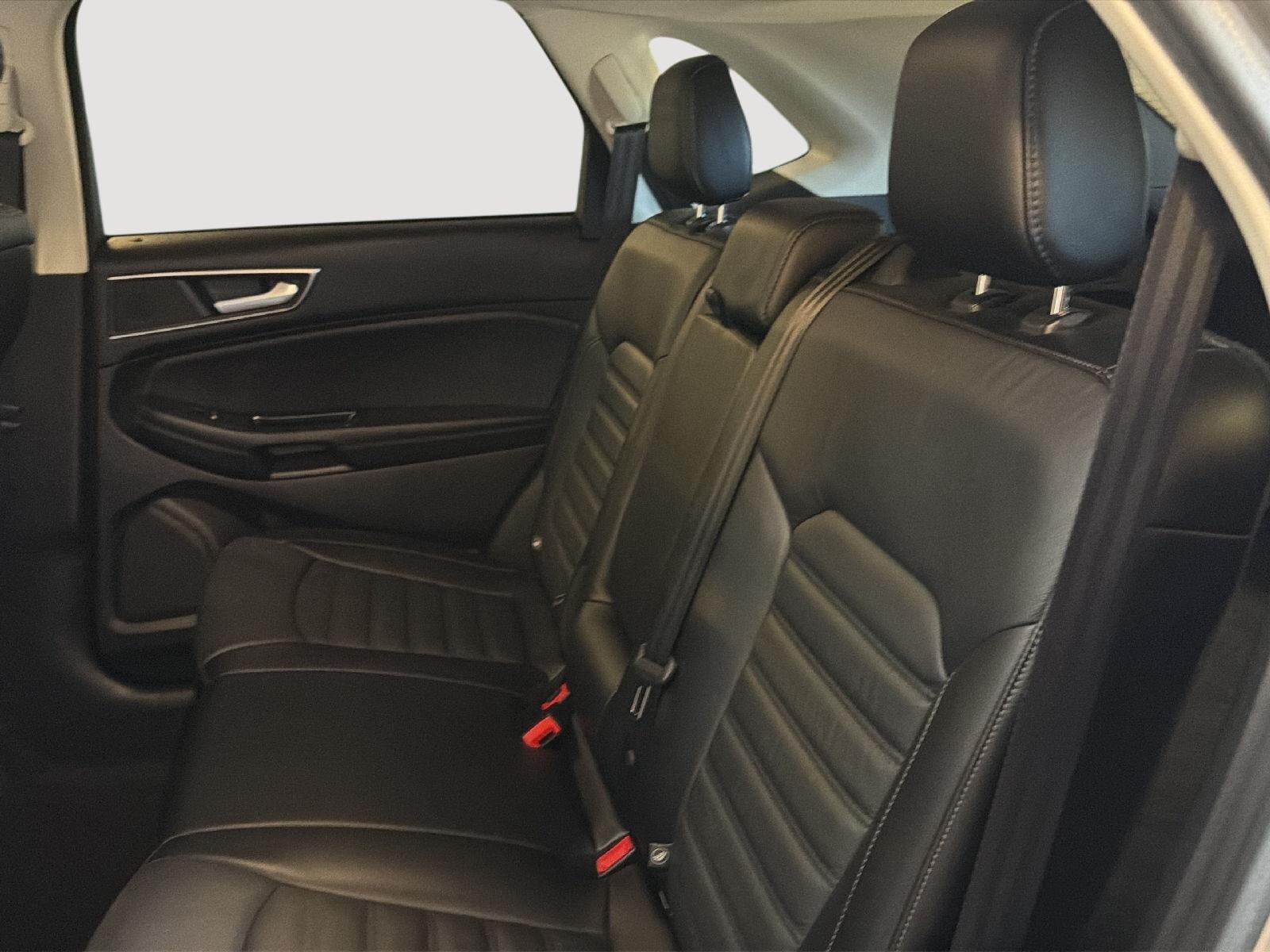 2016 Ford Edge photo 23 of 25