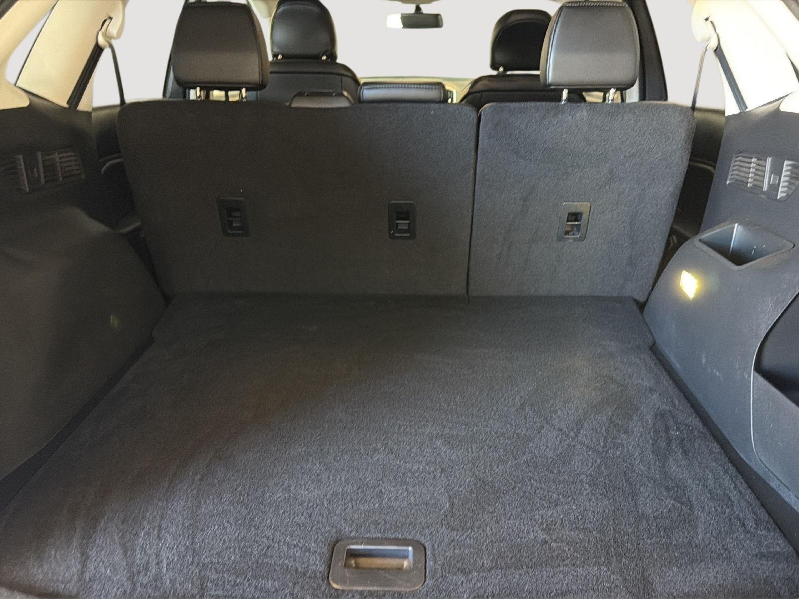 2016 Ford Edge photo 24 of 25