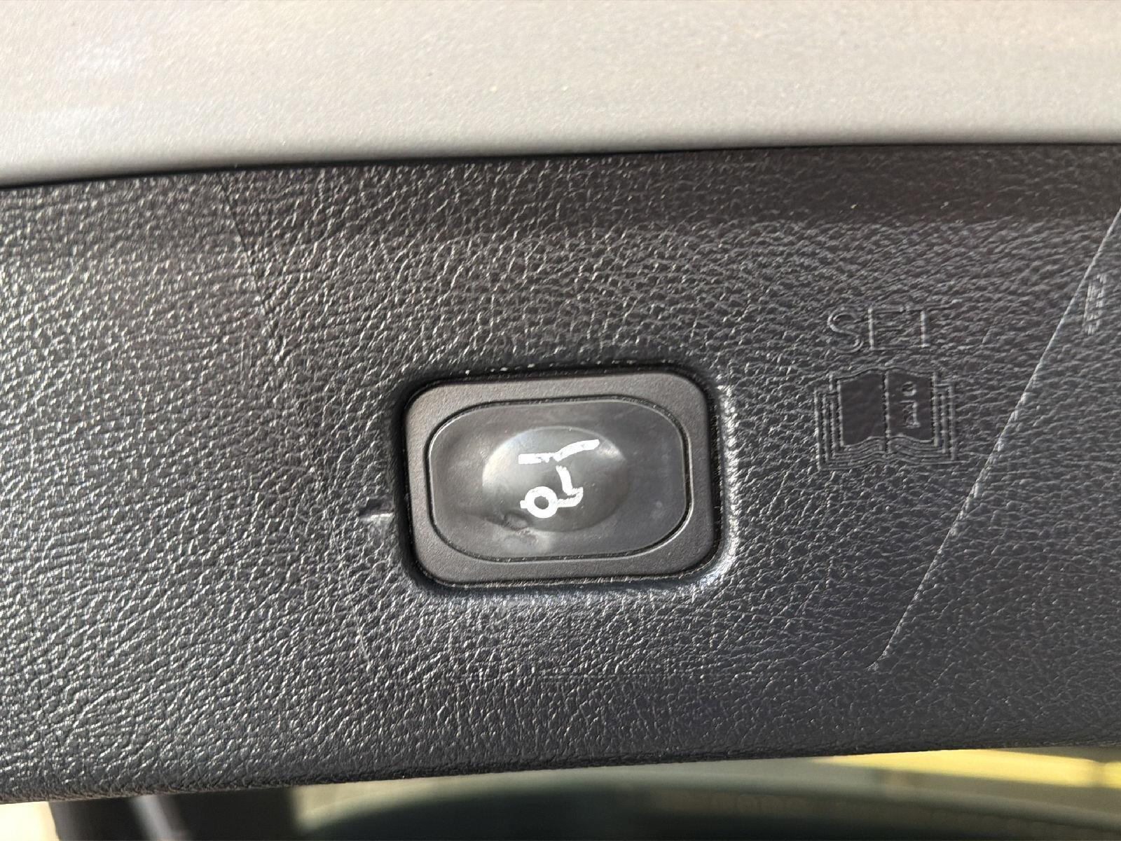 2016 Ford Edge photo 25 of 25